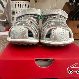 See Kai Run Sandals.